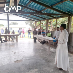 Seminaristas de San Cristóbal-de-misión en la Gran Sabana